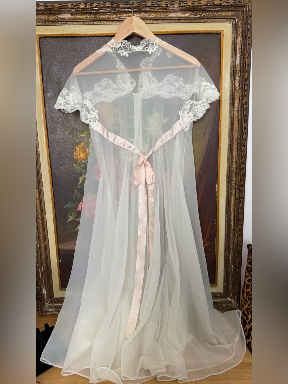 1950-1960 classic Vanity Fair Sheer Lace-Trim Long Robe with Pink Satin Tie